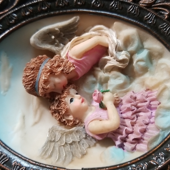 Bundle of two Table Top Cherubs Angels 3D plaques - Picture 5 of 9